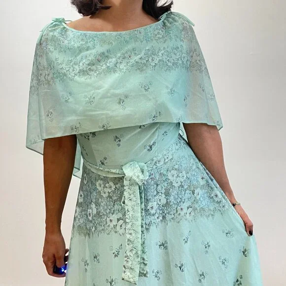 Vintage FRANCIS GALE 70s Aquamarine Floral Print Cape Dress - Size S/M - Picture 3 of 16